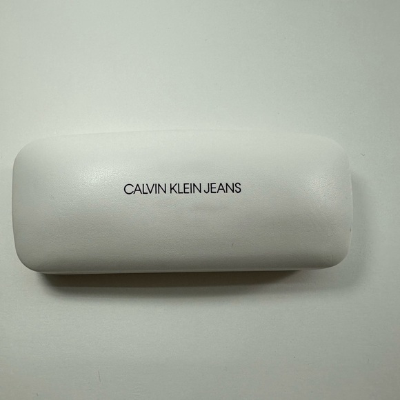 NWOT Calvin Klein Jeans White Clamshell  Eyeglass Hard Holder - Picture 2 of 5
